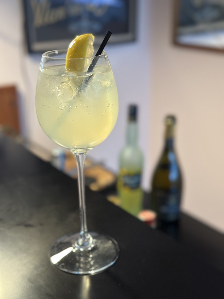Limoncello Spritz