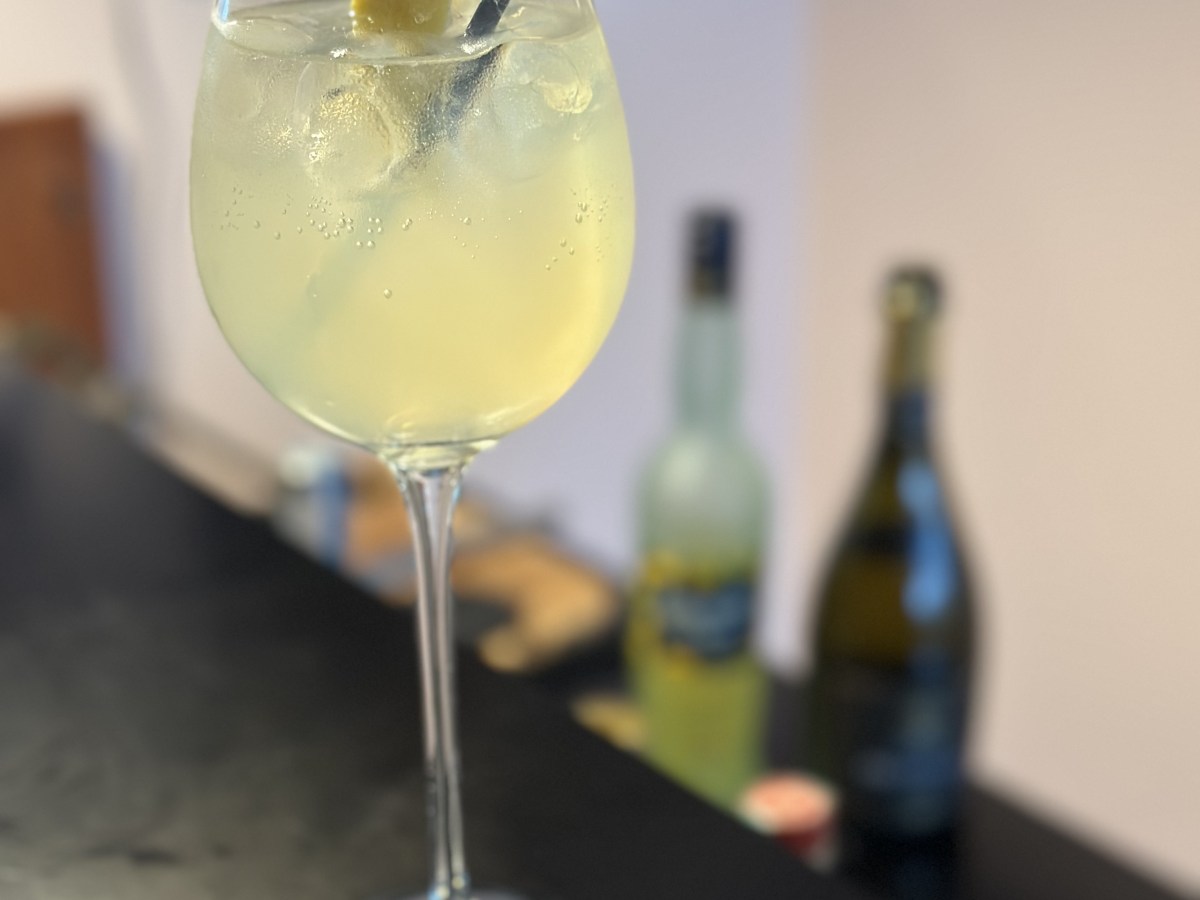 Limoncello Spritz