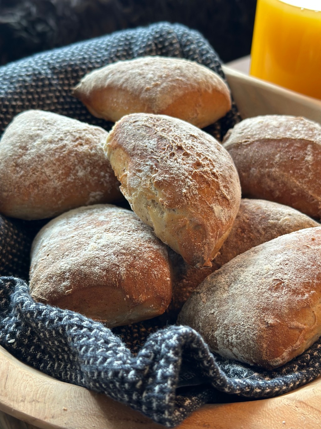 Koldhævede morgenboller