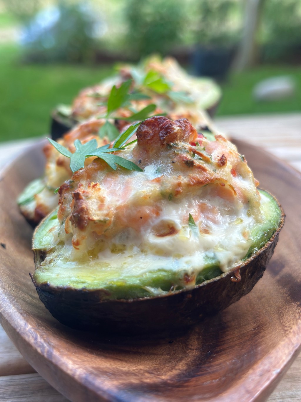 Grillet avocado med&nbsp;fiskefars