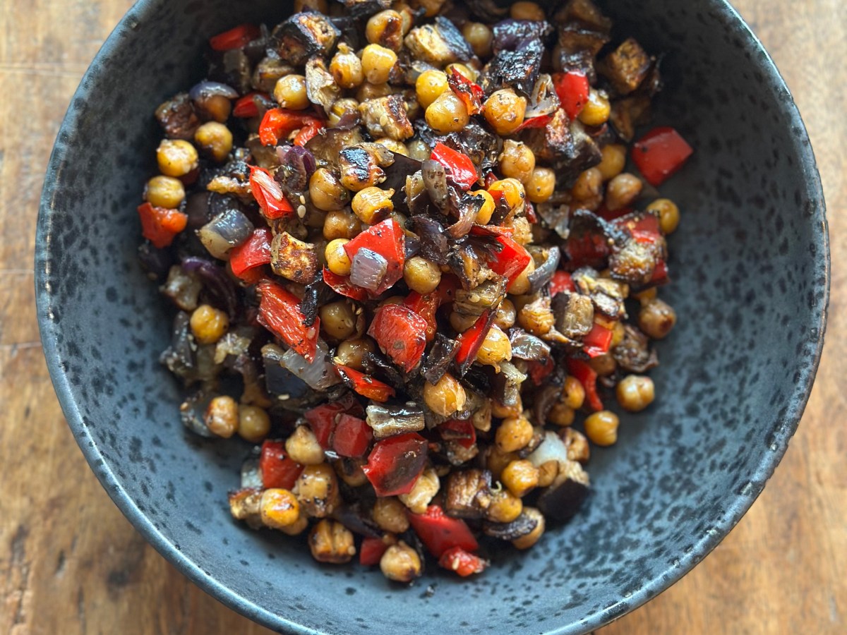 Frokostsalat med Kikærter og&nbsp;Aubergine