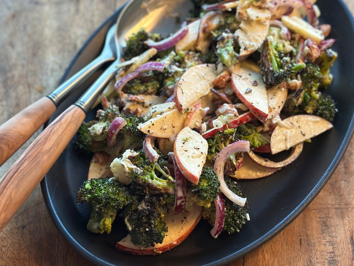 Broccoli æble salat