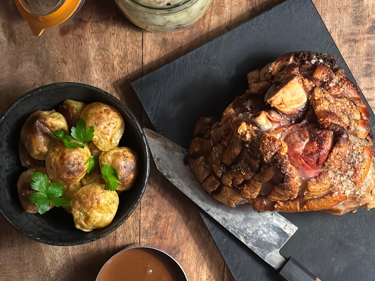 Schweinshaxe med sauerkraut og&nbsp;Knödel
