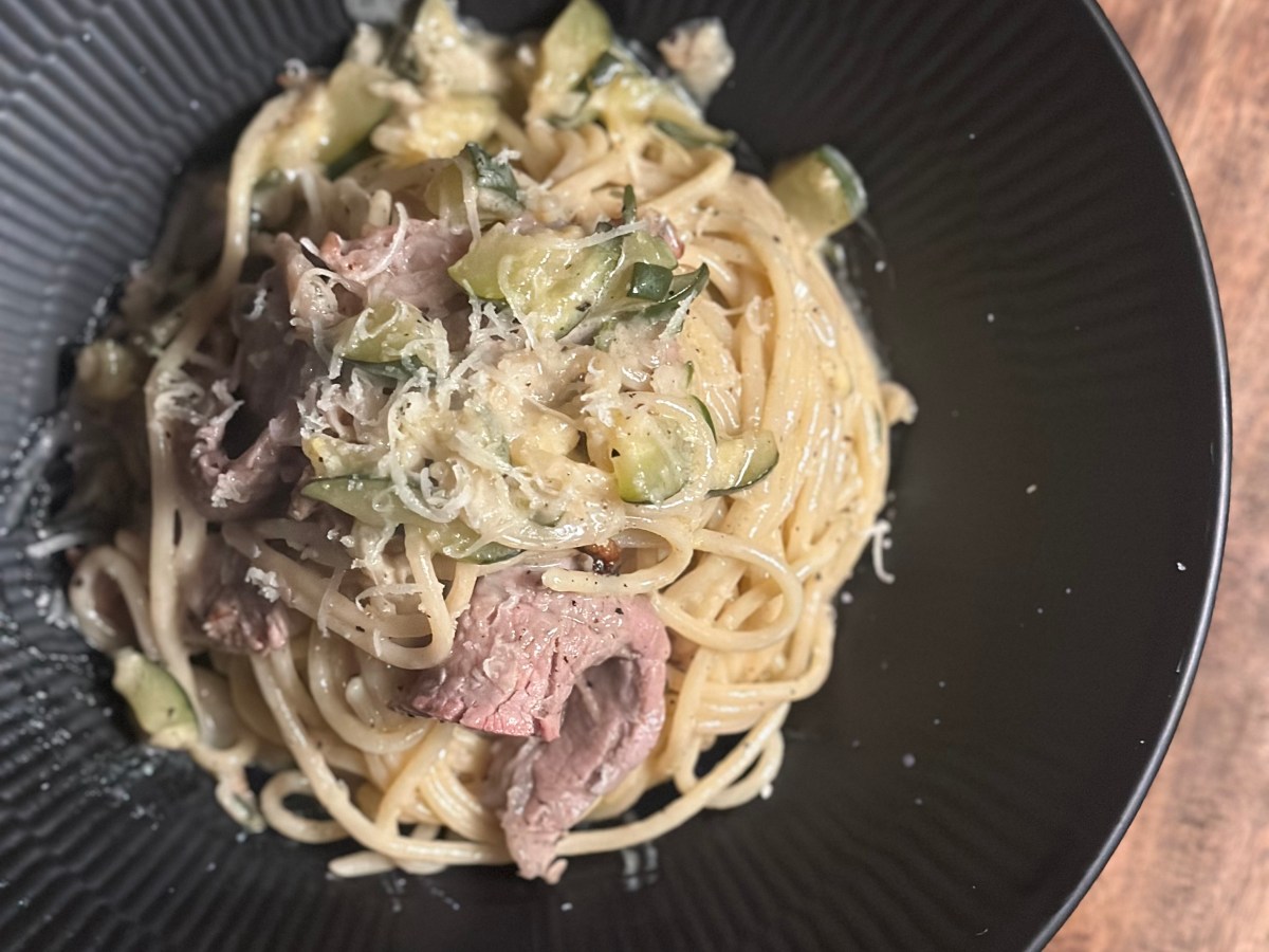 Pasta Zucchini med&nbsp;kalvefilet