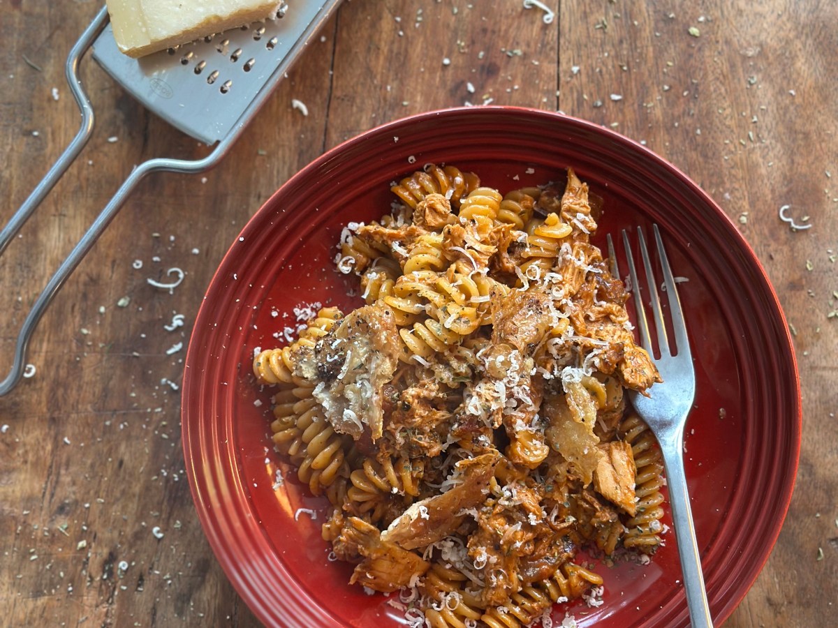 Fusilli med pancetta og plukket&nbsp;kylling