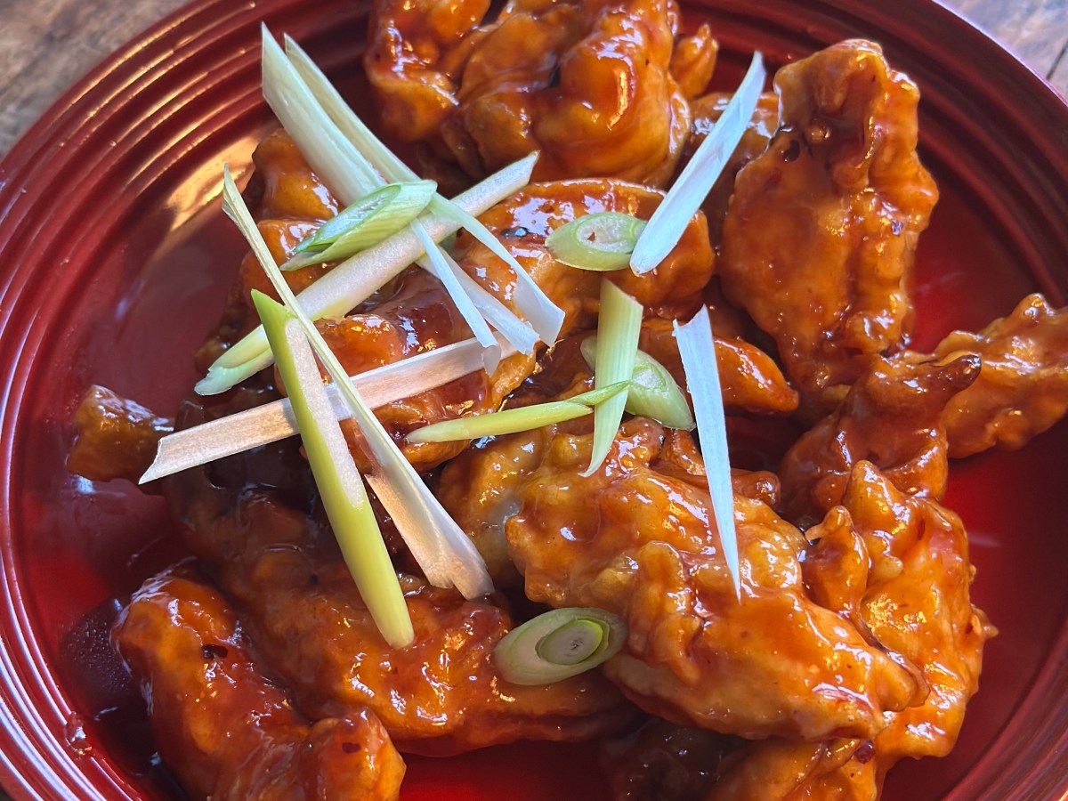 Sweet & sour chicken 糖醋鸡 (táng cù&nbsp;jī)