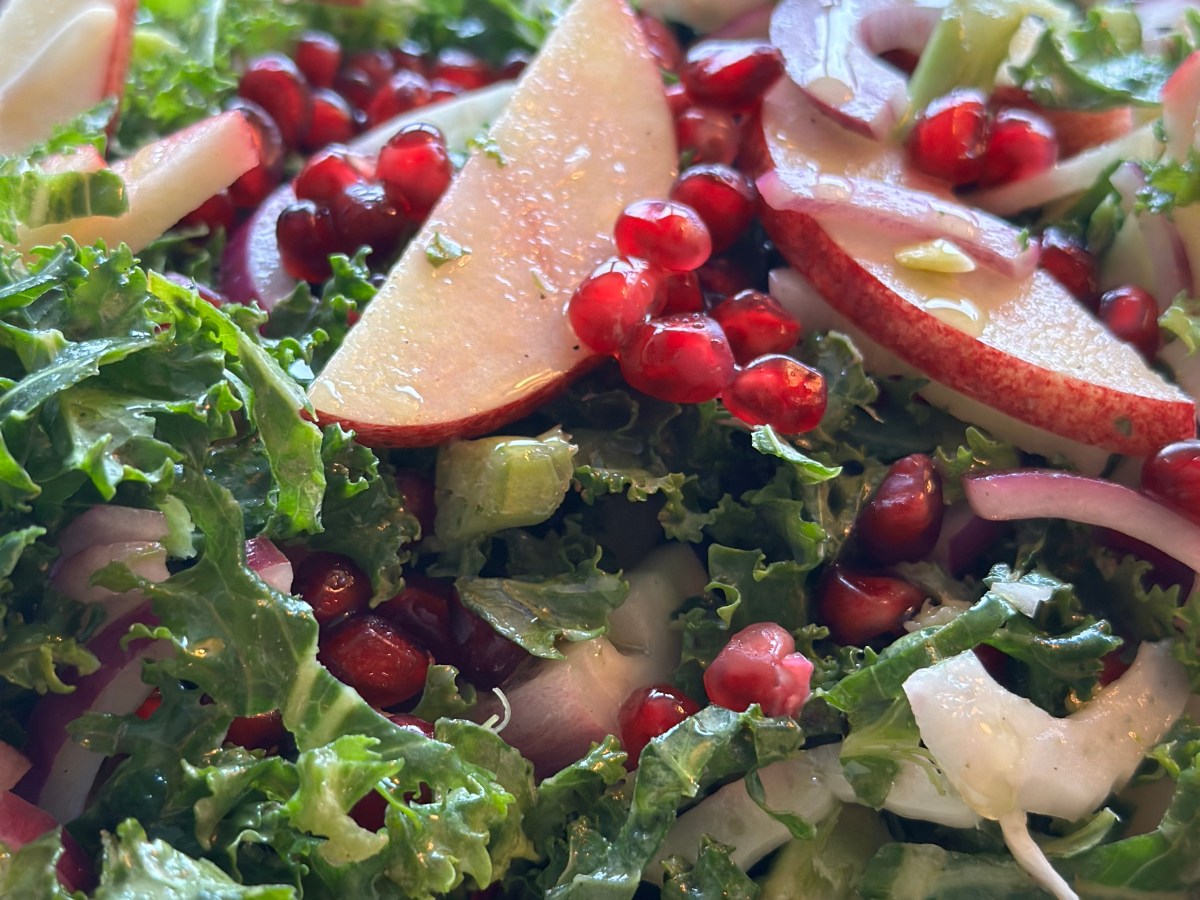 Vintersalat med grønkål og&nbsp;æbler